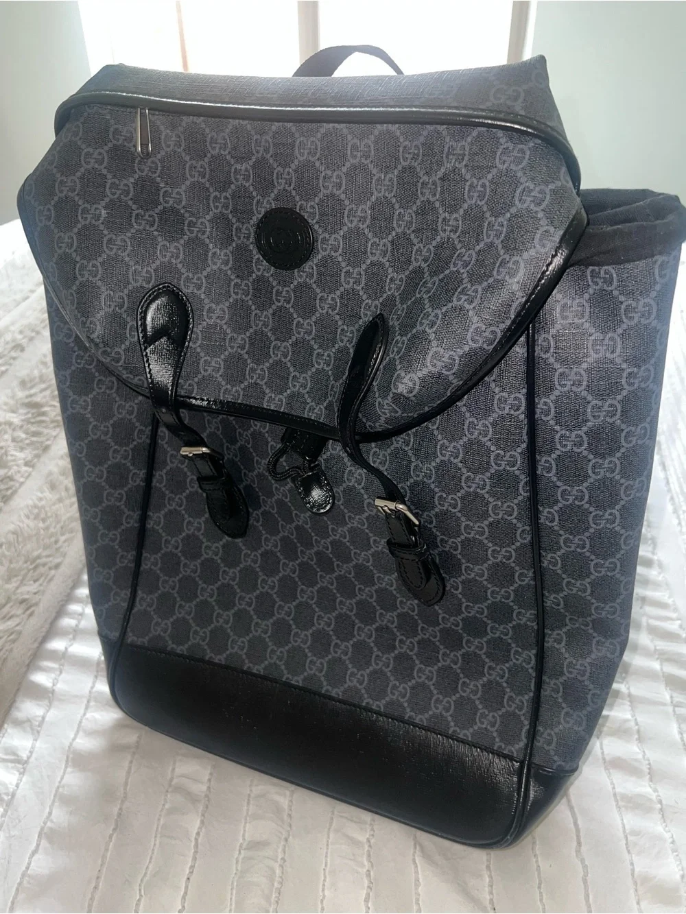 Like New Gucci GG Supreme backpack